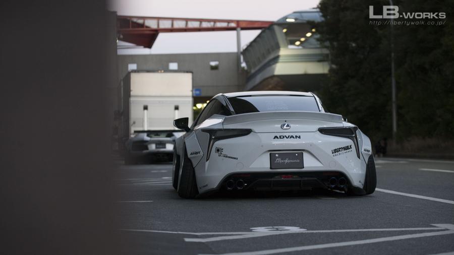  Lexus LC500 by Liberty Walk 2020 года  (фото 13 из 13)